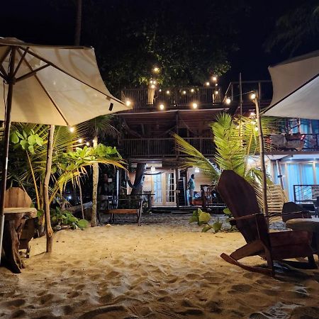 El Almendron Beach Hostel Guachaca Exterior foto